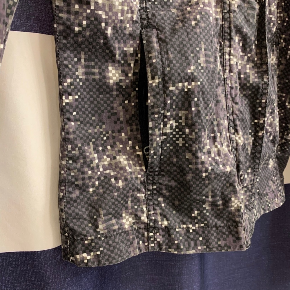 Bench Jacket - Picture 2 of 10